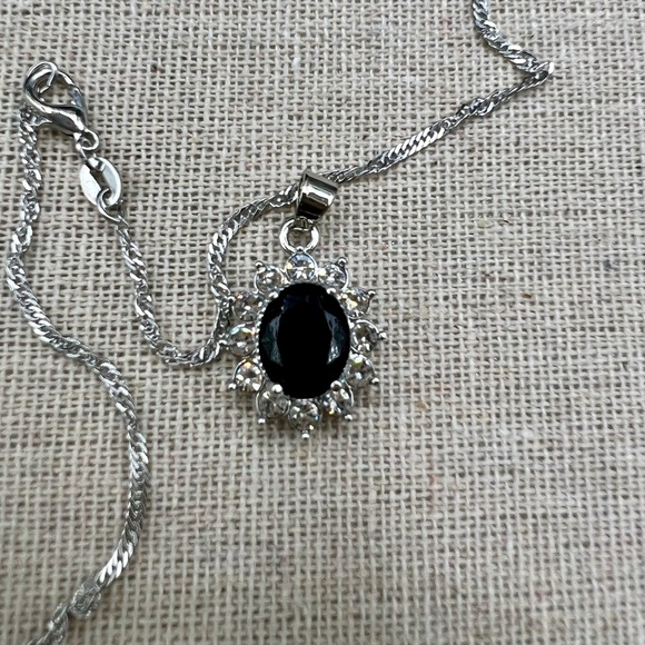 NIB 925 Sterling Silver & CZ Pendent Necklace and Earring Set - Picture 10 of 12